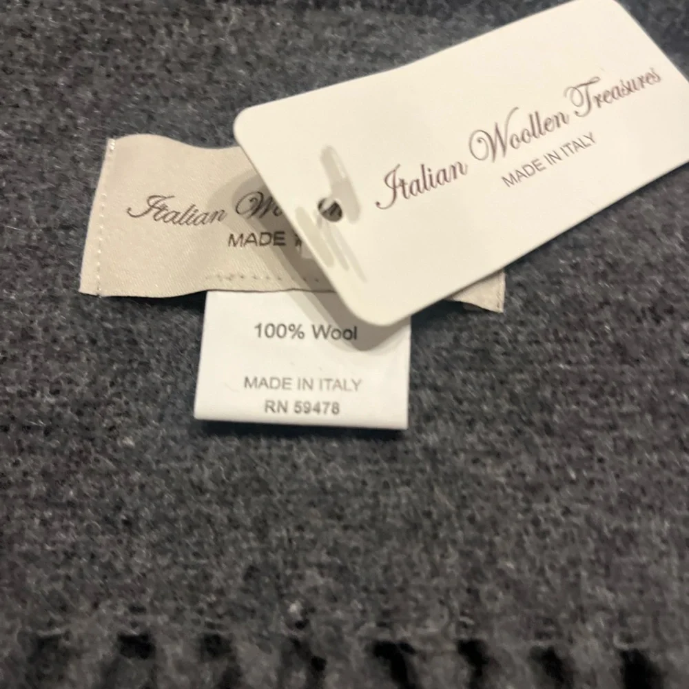 Italian Woolen Treasures 100% Wool Scarf Charcoal Wool Fringe unisex men’s NWT